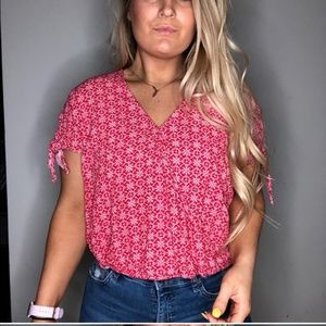 Red bow sleeve slightly cropped so cute!